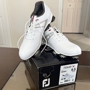 FootJoy “BRAND NEW NEVER WORN” Tour X White and Black Golf Shoes